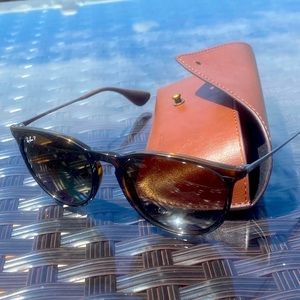 Ray Bans Sunglasses Erika Classic, Great Condition, Medium